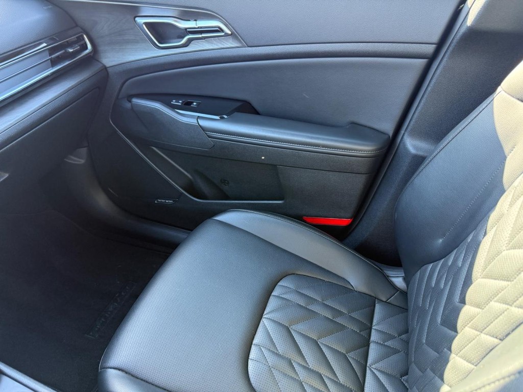 Kia Sportage Vehicle Full-screen Gallery Image 22