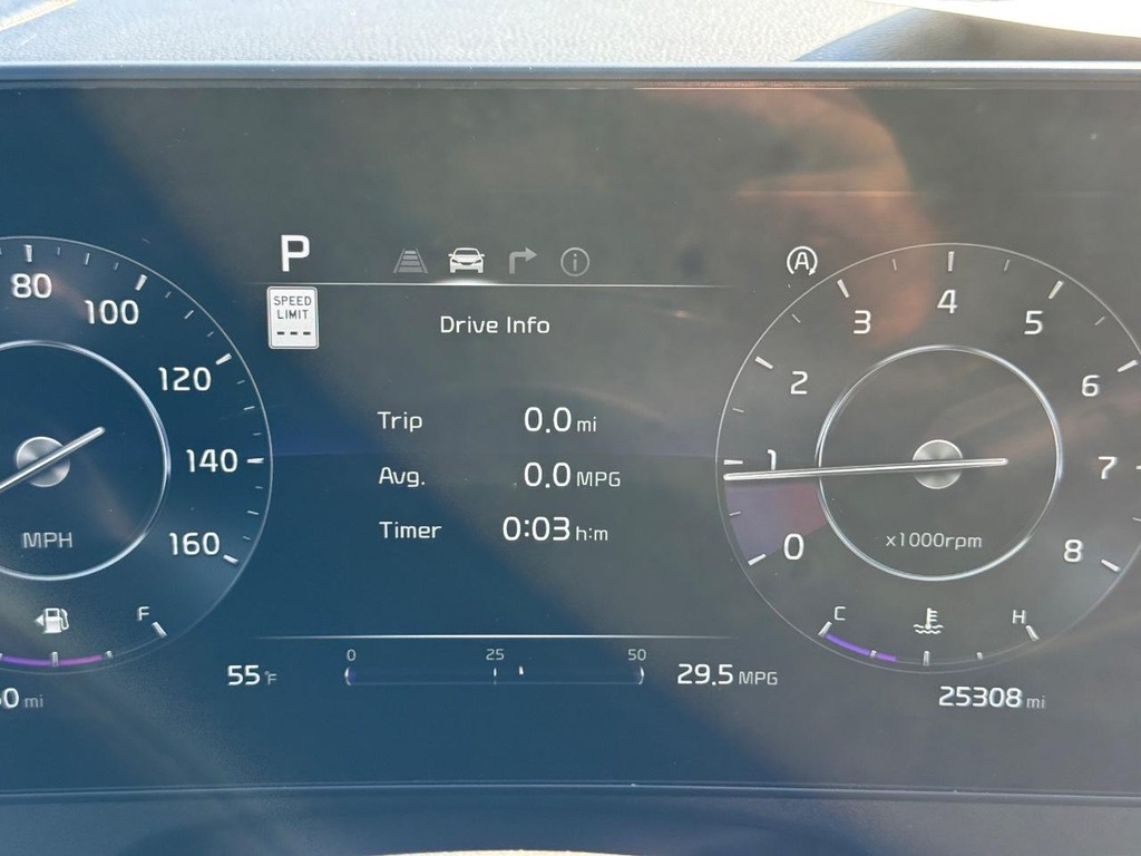 Kia Sportage Vehicle Full-screen Gallery Image 23