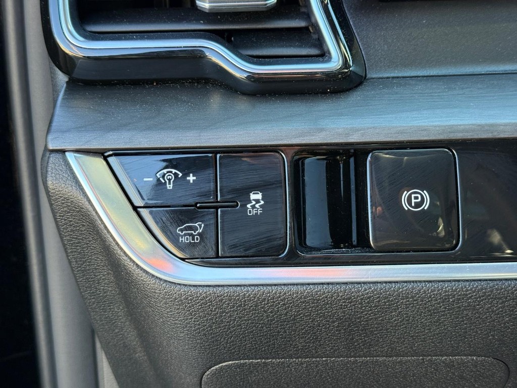 Kia Sportage Vehicle Full-screen Gallery Image 24