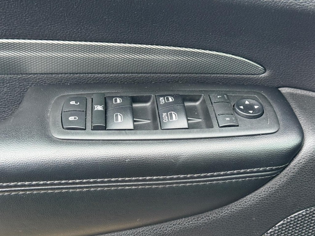 Dodge Durango Vehicle Full-screen Gallery Image 25