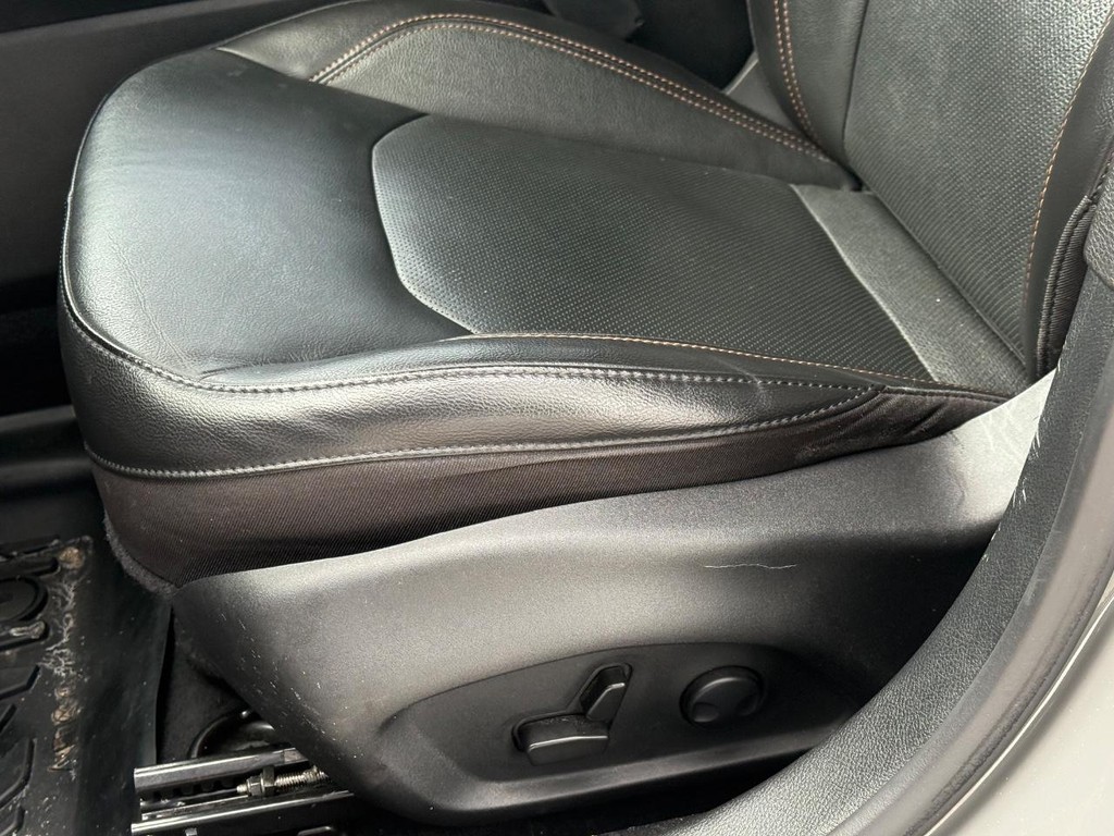 Jeep Compass Vehicle Full-screen Gallery Image 25