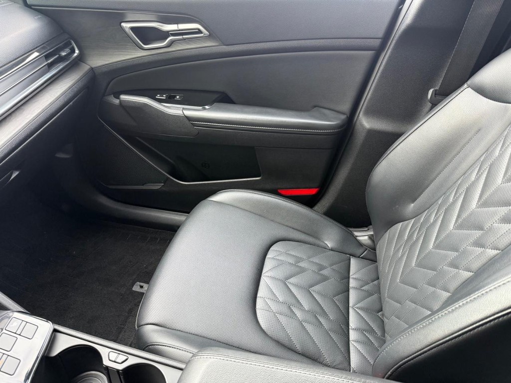 Kia Sportage Vehicle Full-screen Gallery Image 21