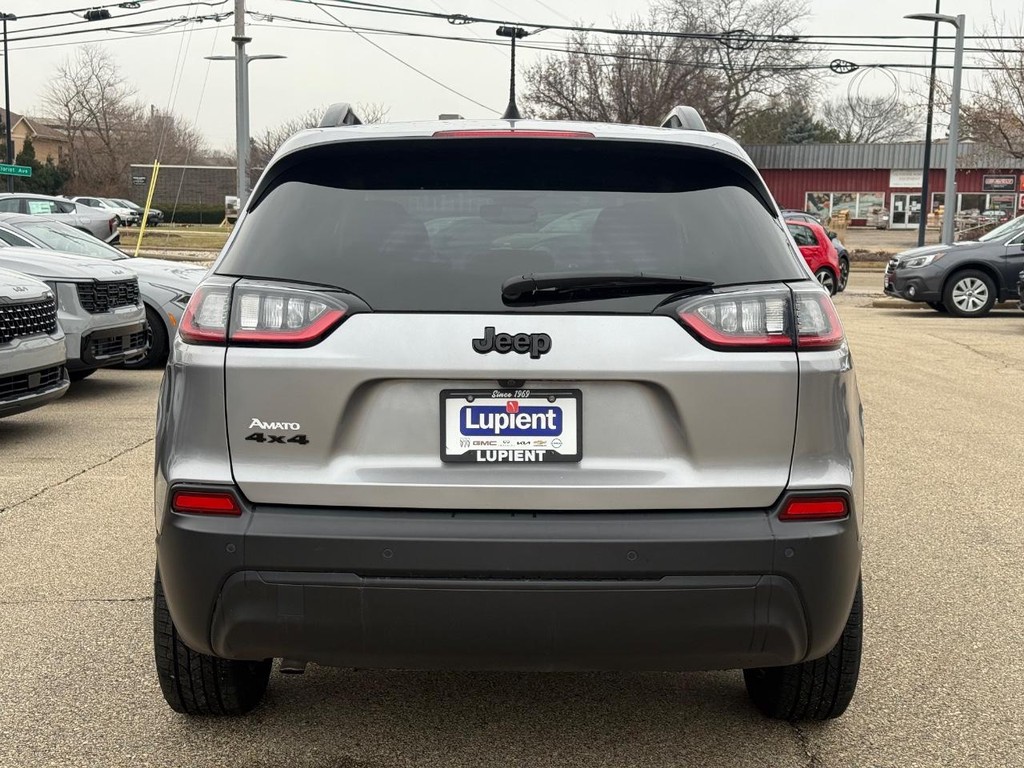 Jeep Cherokee Vehicle Full-screen Gallery Image 04