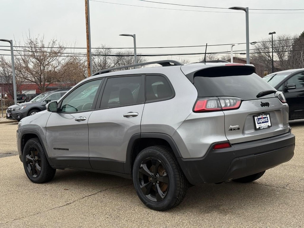 Jeep Cherokee Vehicle Full-screen Gallery Image 06