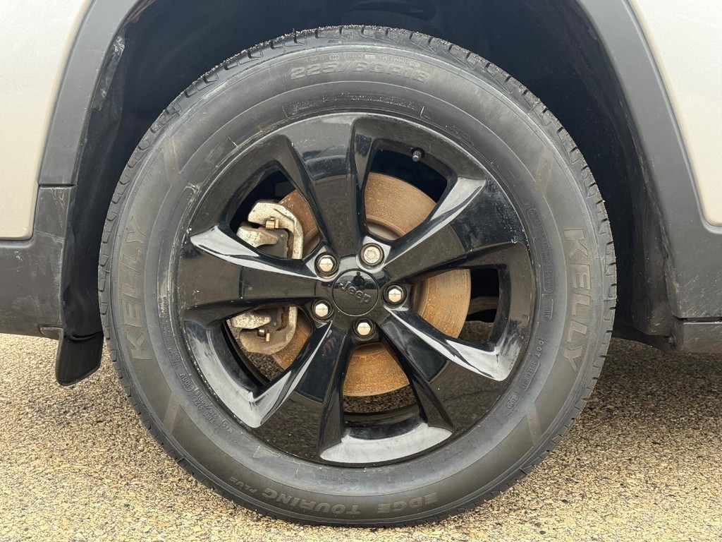 Jeep Cherokee Vehicle Full-screen Gallery Image 09