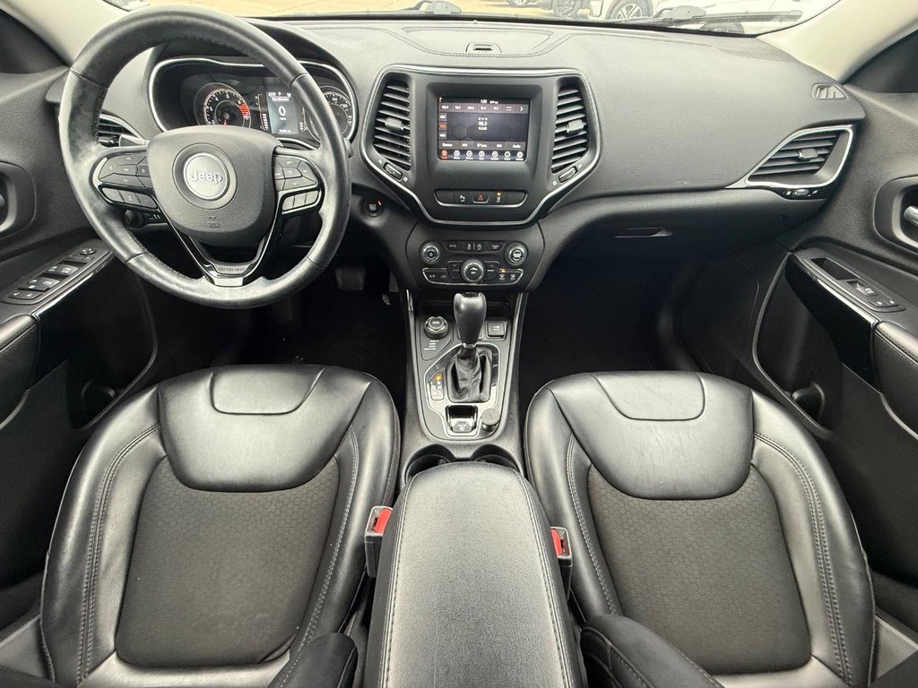 Jeep Cherokee Vehicle Full-screen Gallery Image 11