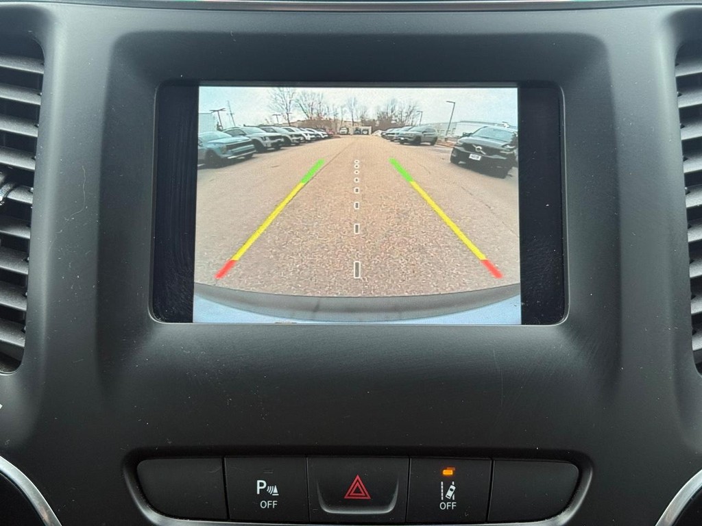 Jeep Cherokee Vehicle Full-screen Gallery Image 16