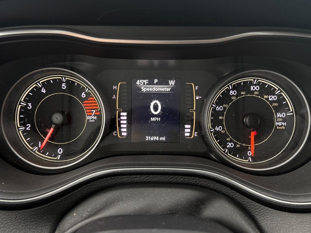 Jeep Cherokee Vehicle Full-screen Gallery Image 20