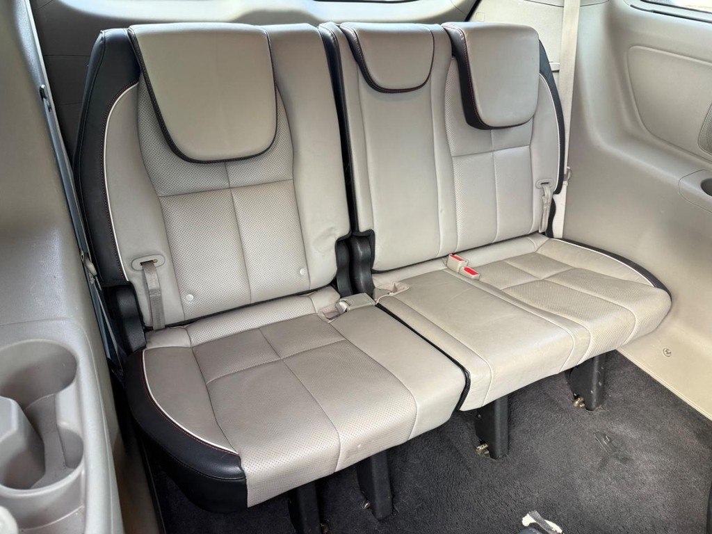 Kia Sedona Vehicle Full-screen Gallery Image 10