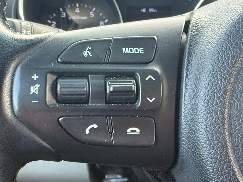 Kia Sedona Vehicle Full-screen Gallery Image 14