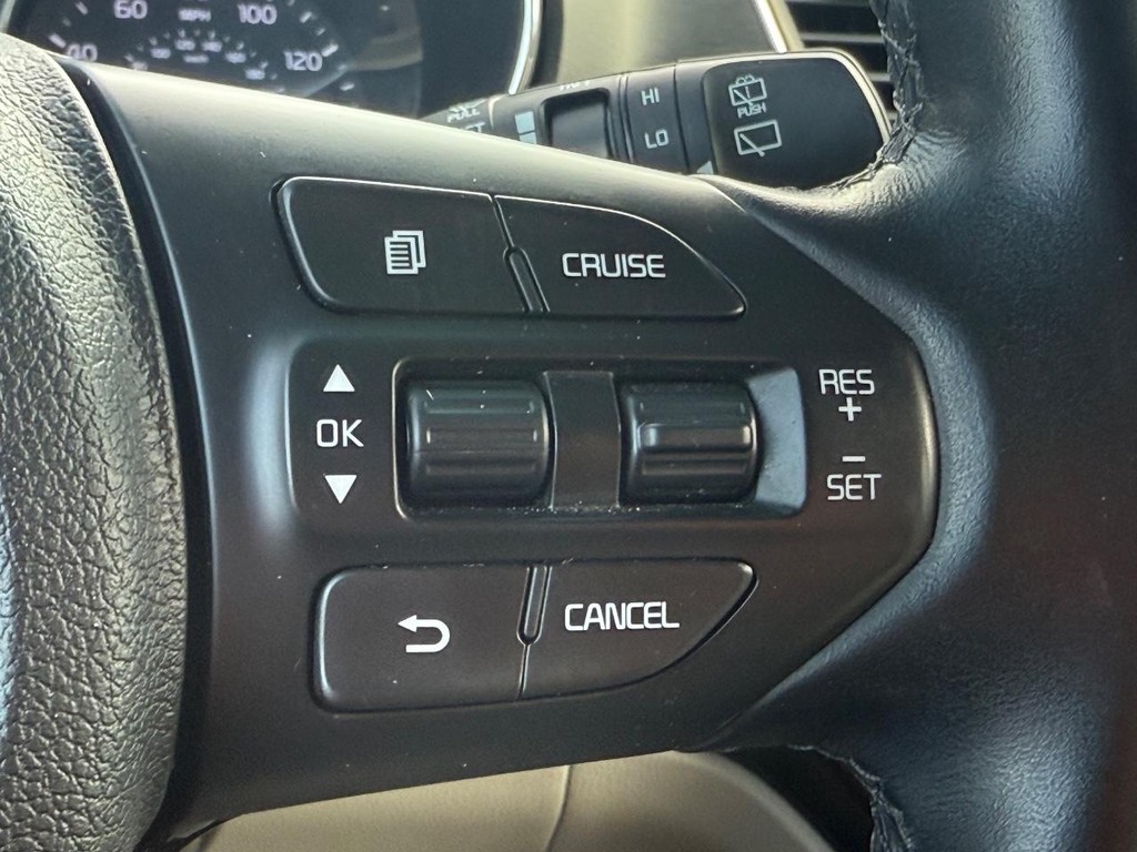 Kia Sedona Vehicle Full-screen Gallery Image 15