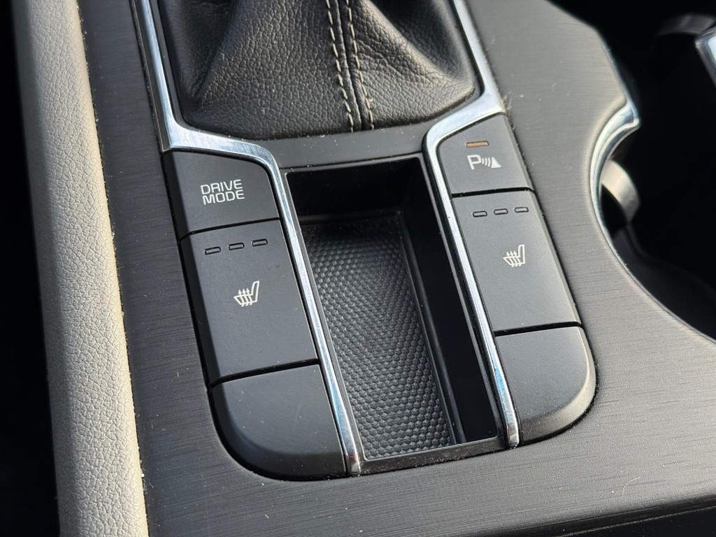 Kia Sedona Vehicle Full-screen Gallery Image 21