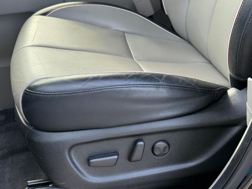 Kia Sedona Vehicle Full-screen Gallery Image 26