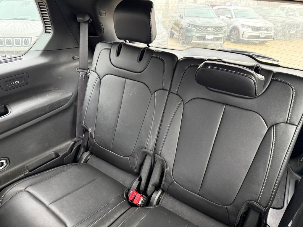 Jeep Grand Cherokee L Vehicle Full-screen Gallery Image 17