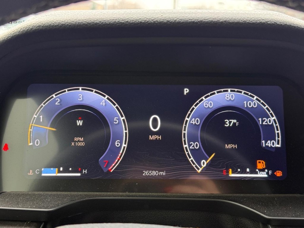 Jeep Grand Cherokee L Vehicle Full-screen Gallery Image 23