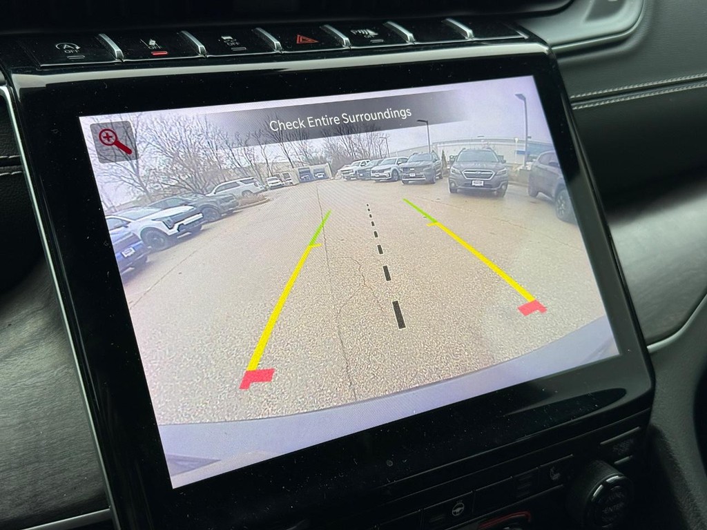 Jeep Grand Cherokee L Vehicle Full-screen Gallery Image 27