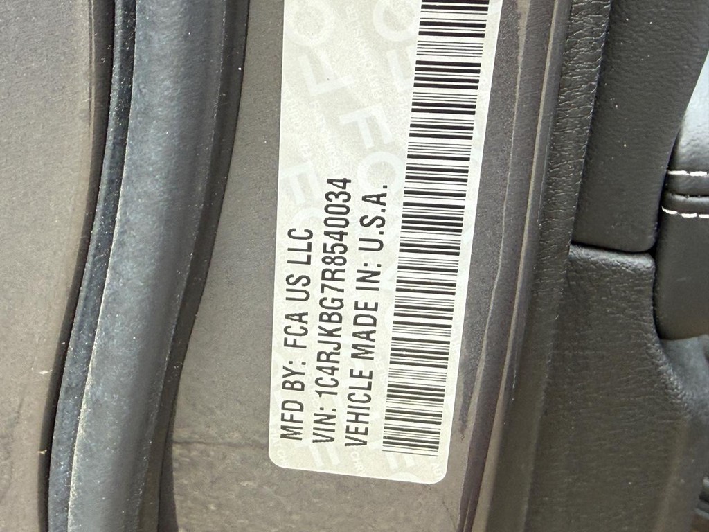 Jeep Grand Cherokee L Vehicle Full-screen Gallery Image 28