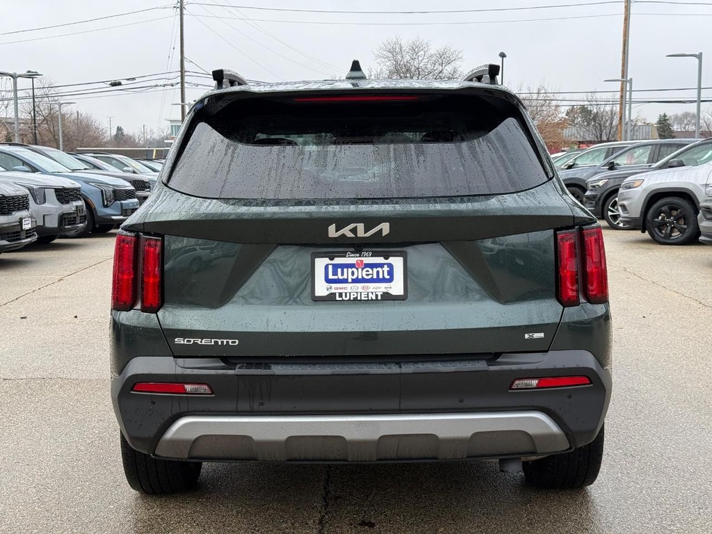 Kia Sorento Vehicle Full-screen Gallery Image 04