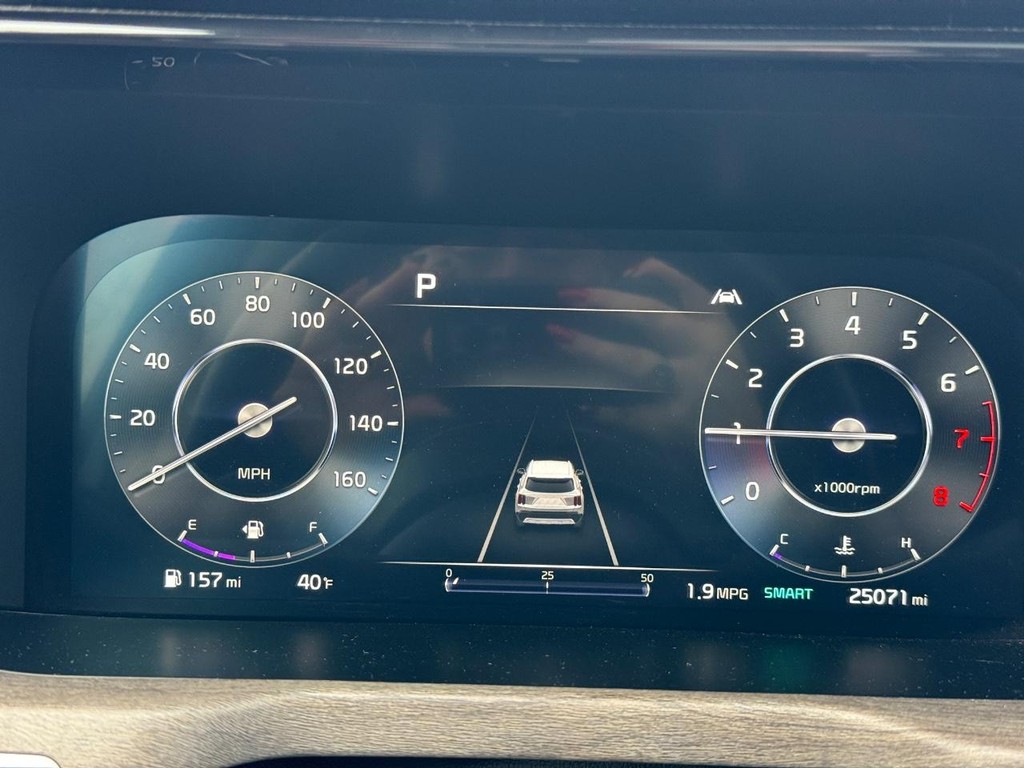 Kia Sorento Vehicle Full-screen Gallery Image 22