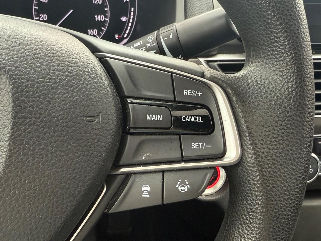 Honda Accord Sedan Vehicle Full-screen Gallery Image 15