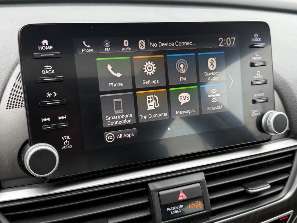 Honda Accord Sedan Vehicle Full-screen Gallery Image 16