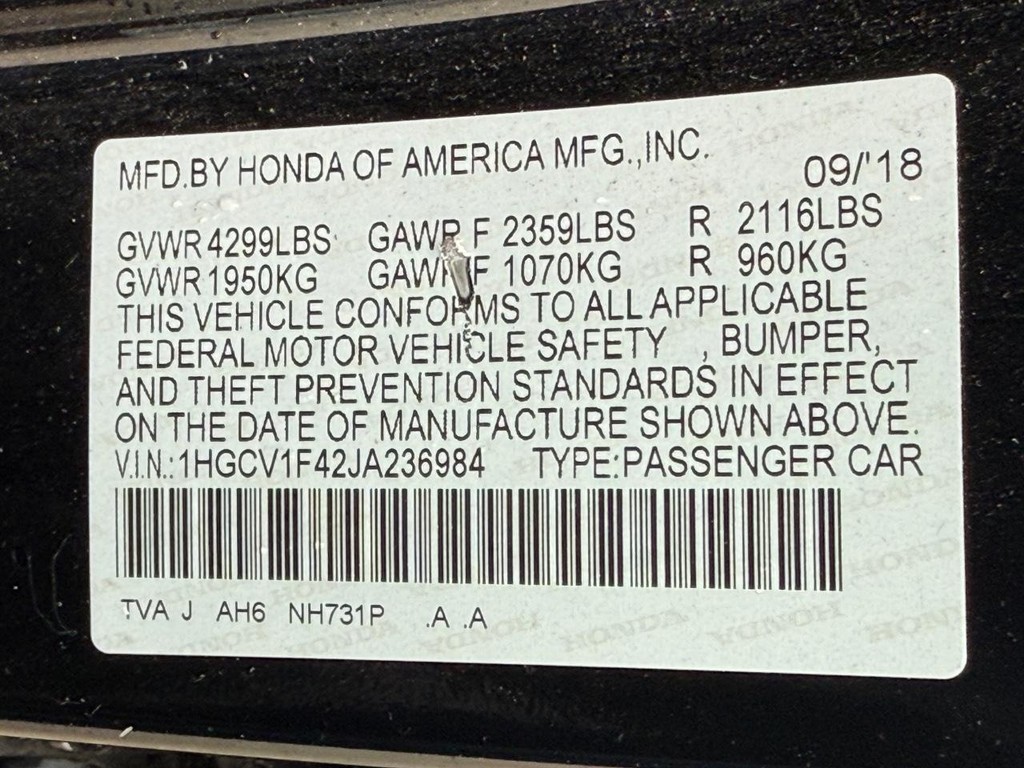 Honda Accord Sedan Vehicle Full-screen Gallery Image 23