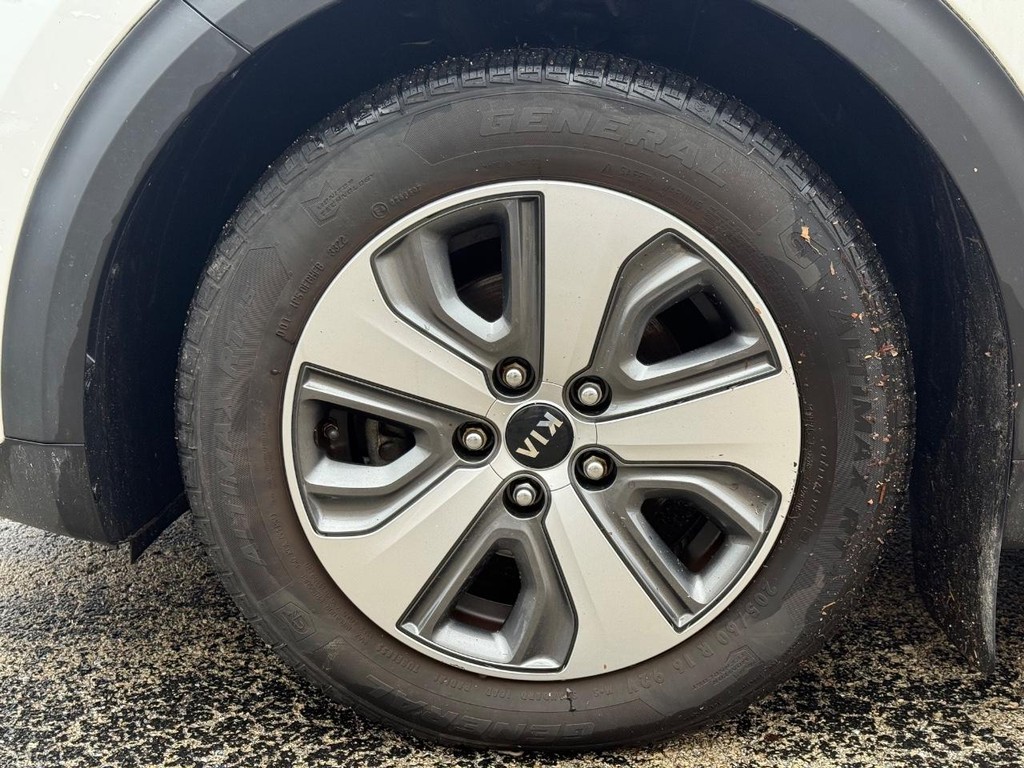 Kia Niro Vehicle Full-screen Gallery Image 09