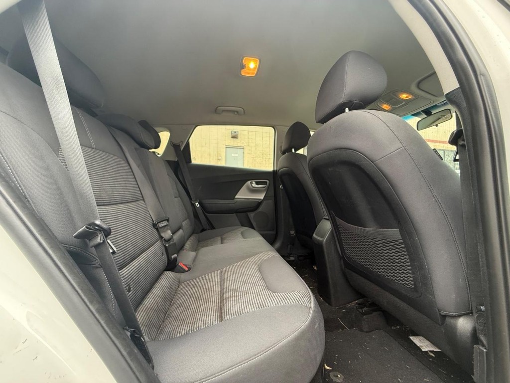 Kia Niro Vehicle Full-screen Gallery Image 10