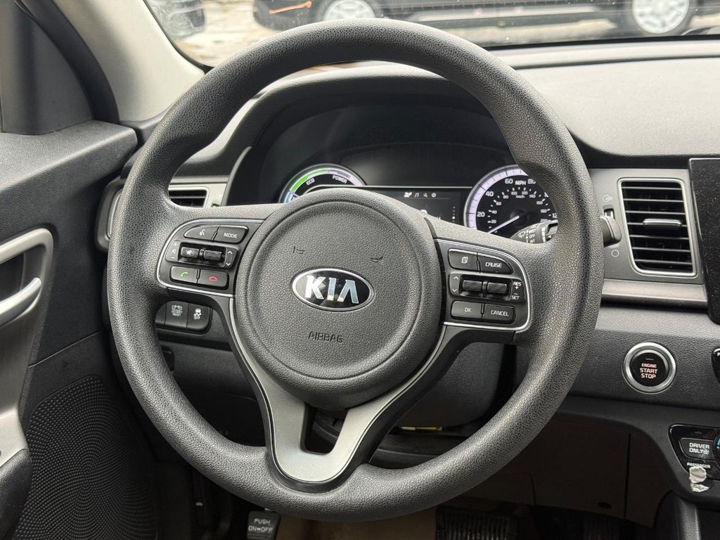 Kia Niro Vehicle Full-screen Gallery Image 12