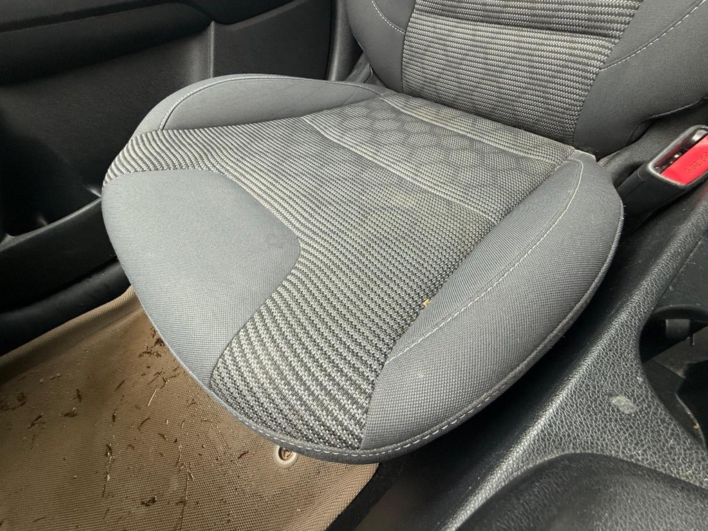 Kia Niro Vehicle Full-screen Gallery Image 18