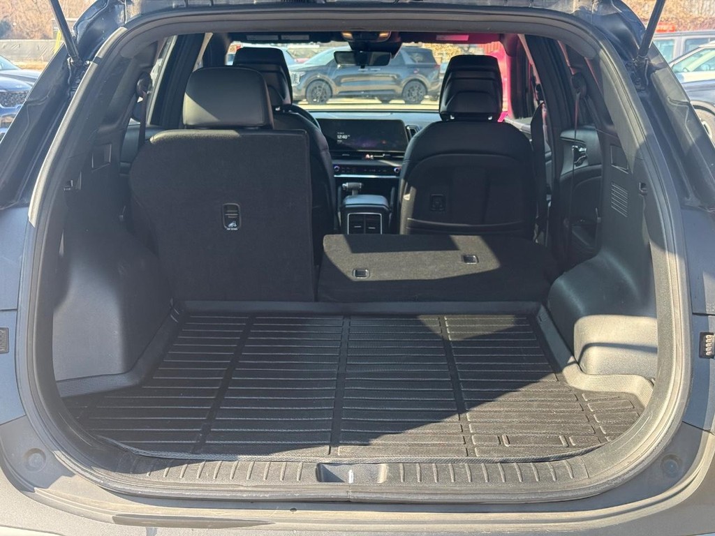 Kia Sportage Vehicle Full-screen Gallery Image 05