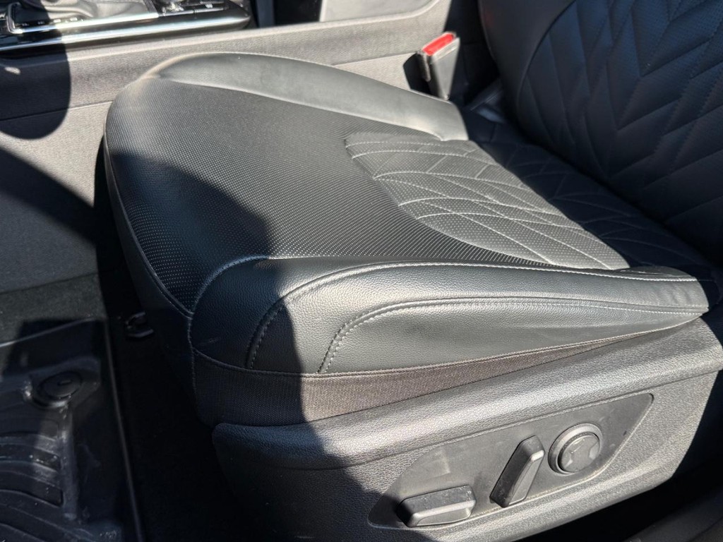 Kia Sportage Vehicle Full-screen Gallery Image 24