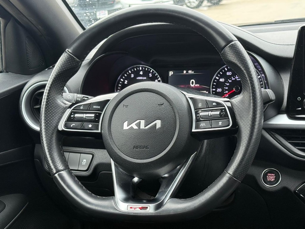 Kia Forte Vehicle Full-screen Gallery Image 12