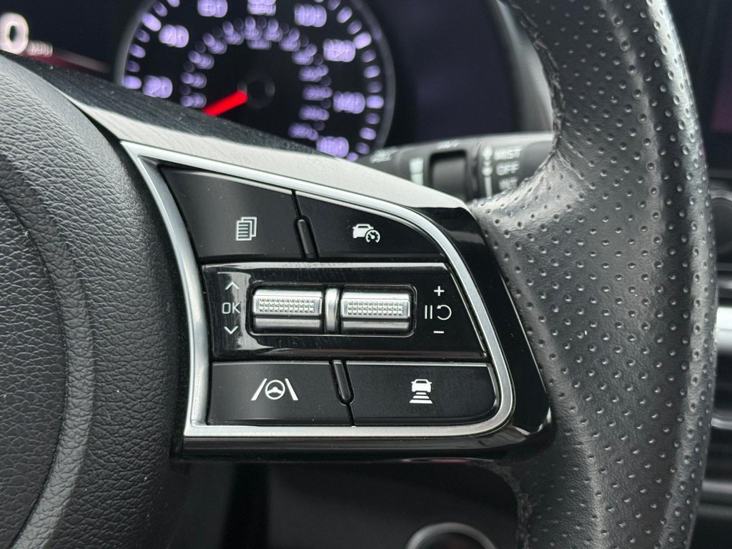 Kia Forte Vehicle Full-screen Gallery Image 14