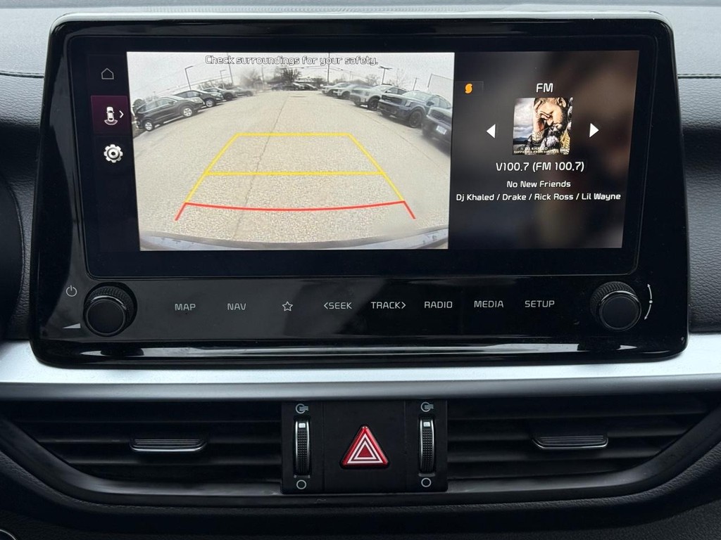 Kia Forte Vehicle Full-screen Gallery Image 16