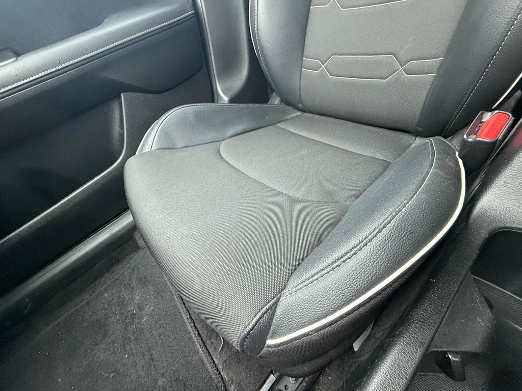 Kia Forte Vehicle Full-screen Gallery Image 18