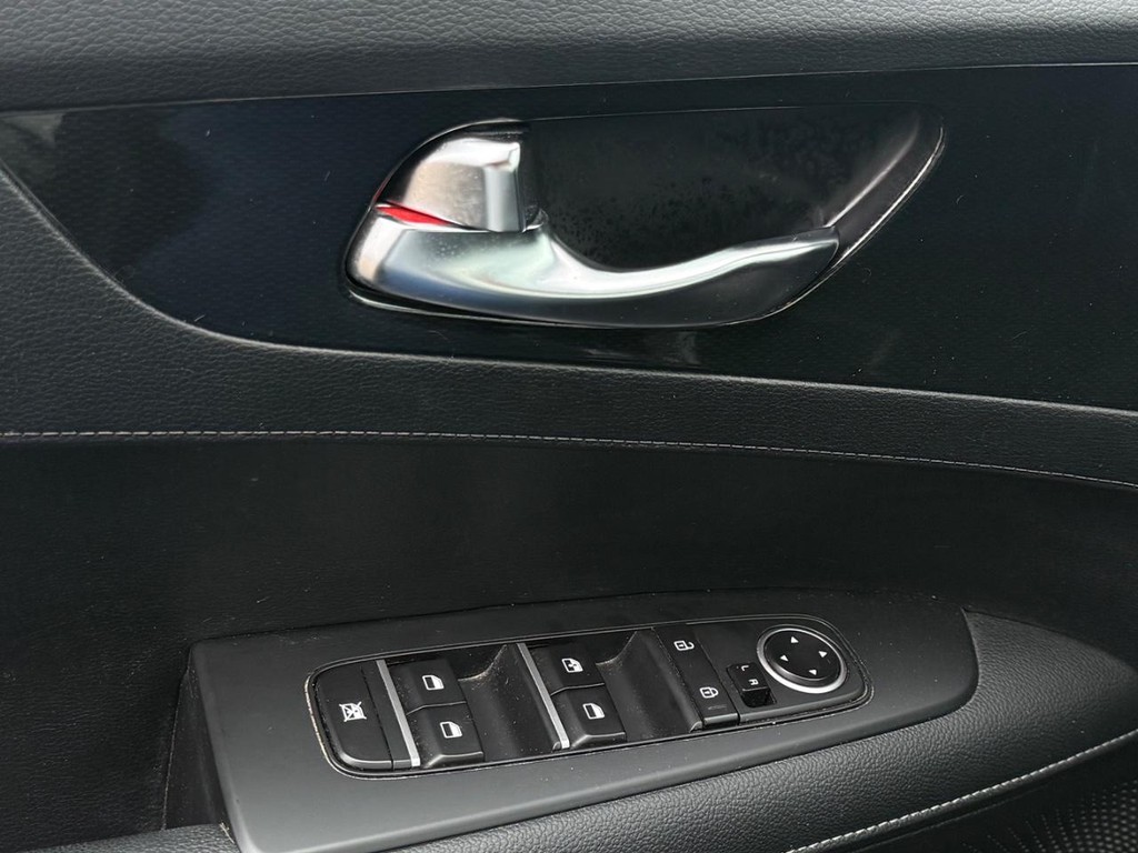 Kia Forte Vehicle Full-screen Gallery Image 20