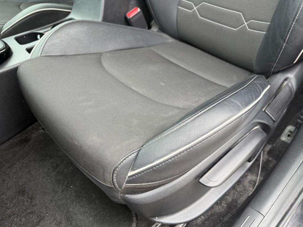 Kia Forte Vehicle Full-screen Gallery Image 21