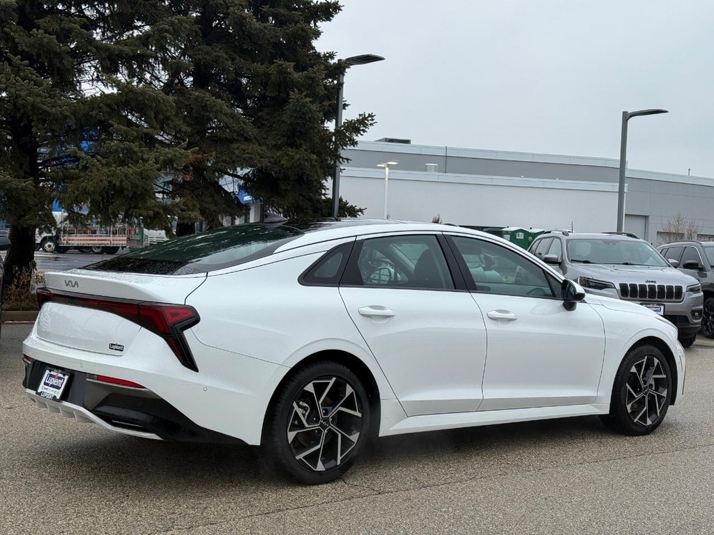 Kia K5 Vehicle Full-screen Gallery Image 03