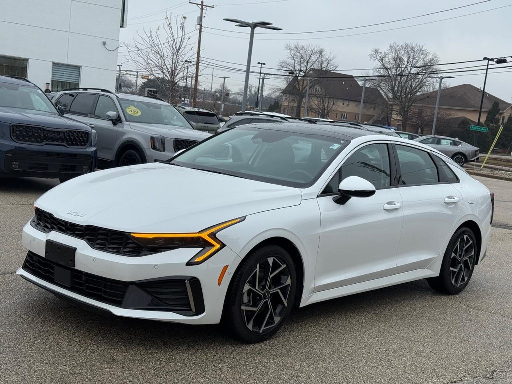 Kia K5 Vehicle Full-screen Gallery Image 07