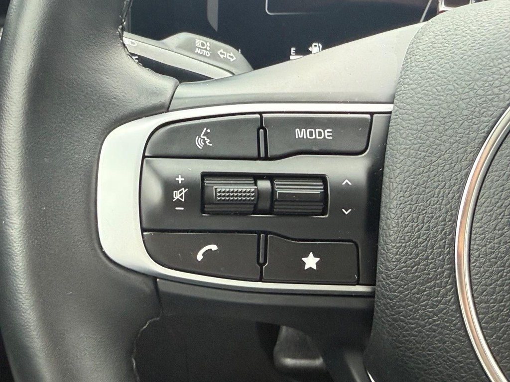 Kia K5 Vehicle Full-screen Gallery Image 14