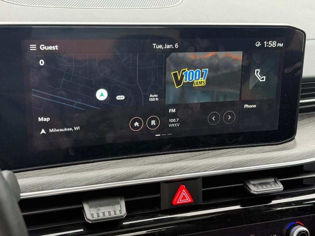 Kia K5 Vehicle Full-screen Gallery Image 16