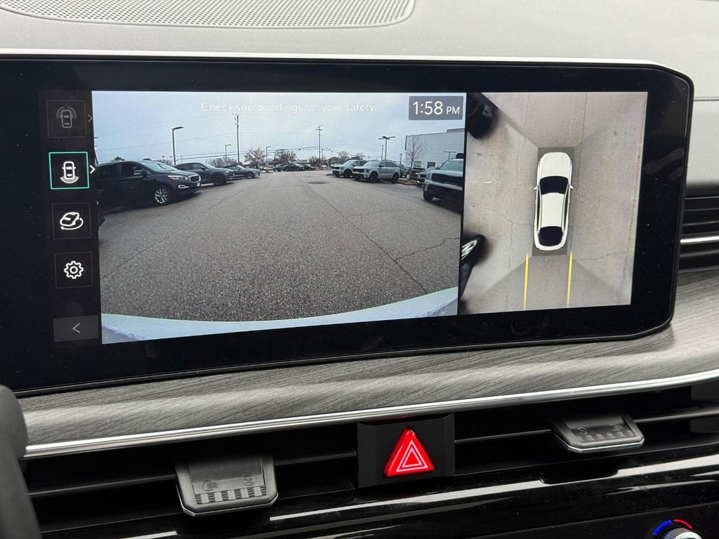 Kia K5 Vehicle Full-screen Gallery Image 17