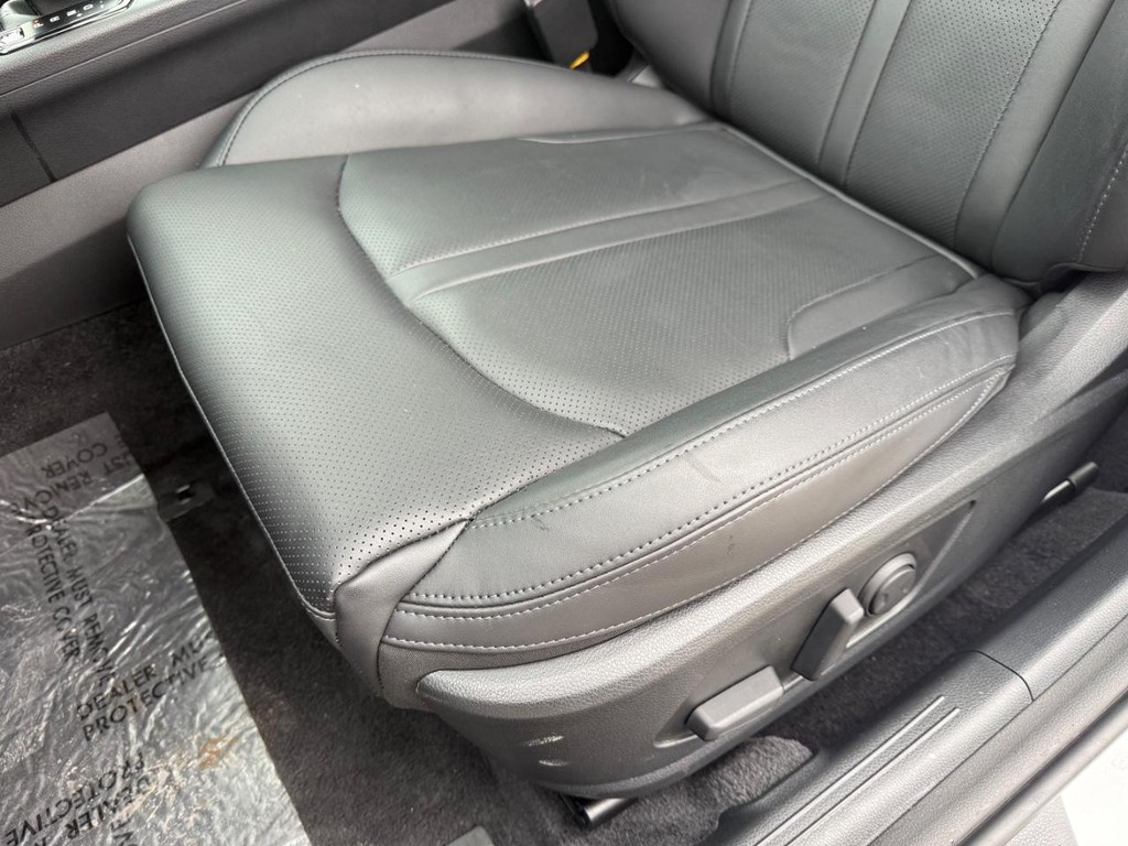 Kia K5 Vehicle Full-screen Gallery Image 22