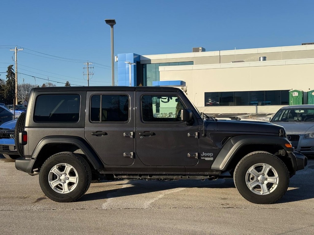 Jeep Wrangler Unlimited Vehicle Full-screen Gallery Image 02