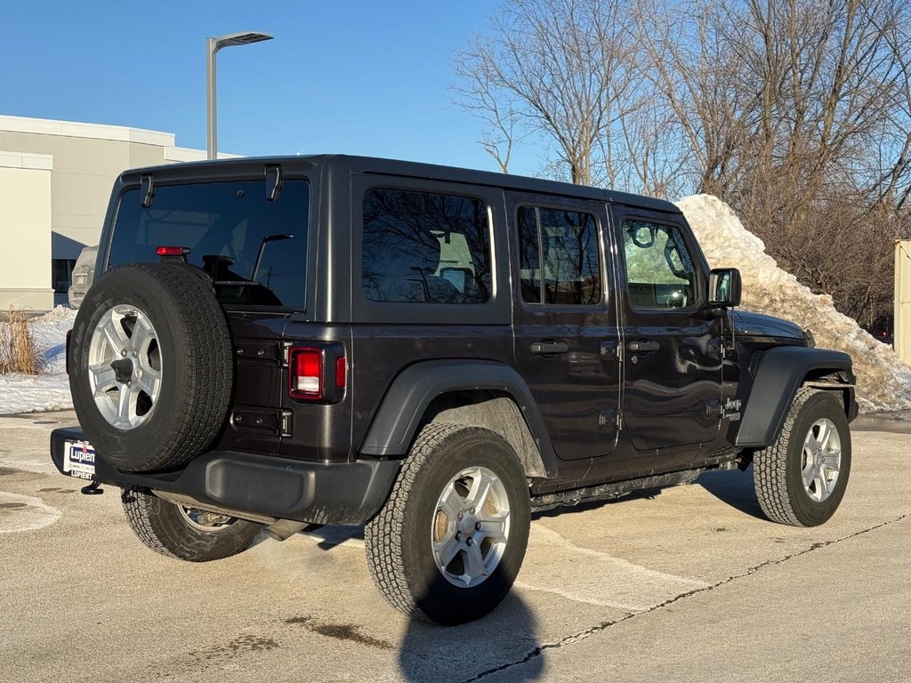 Jeep Wrangler Unlimited Vehicle Full-screen Gallery Image 03