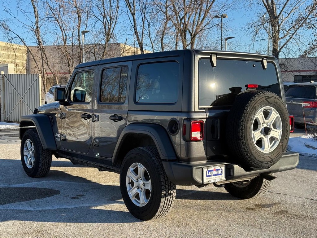 Jeep Wrangler Unlimited Vehicle Full-screen Gallery Image 06