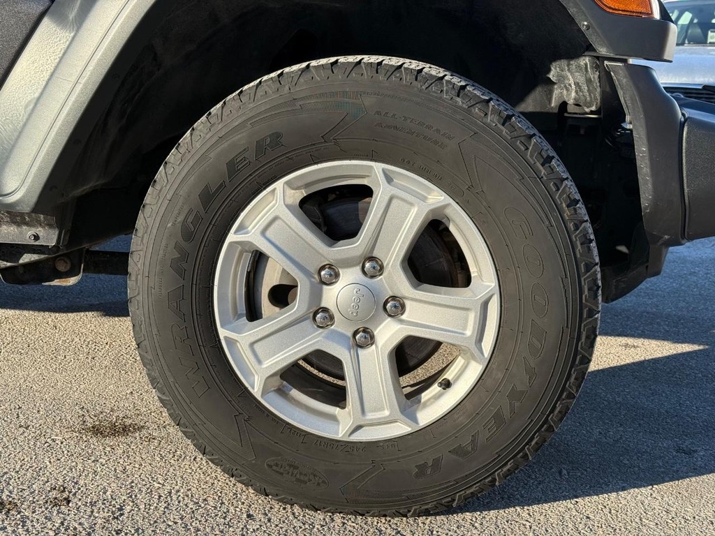 Jeep Wrangler Unlimited Vehicle Full-screen Gallery Image 09