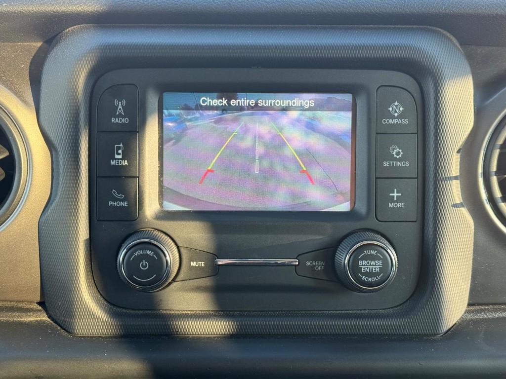 Jeep Wrangler Unlimited Vehicle Full-screen Gallery Image 17