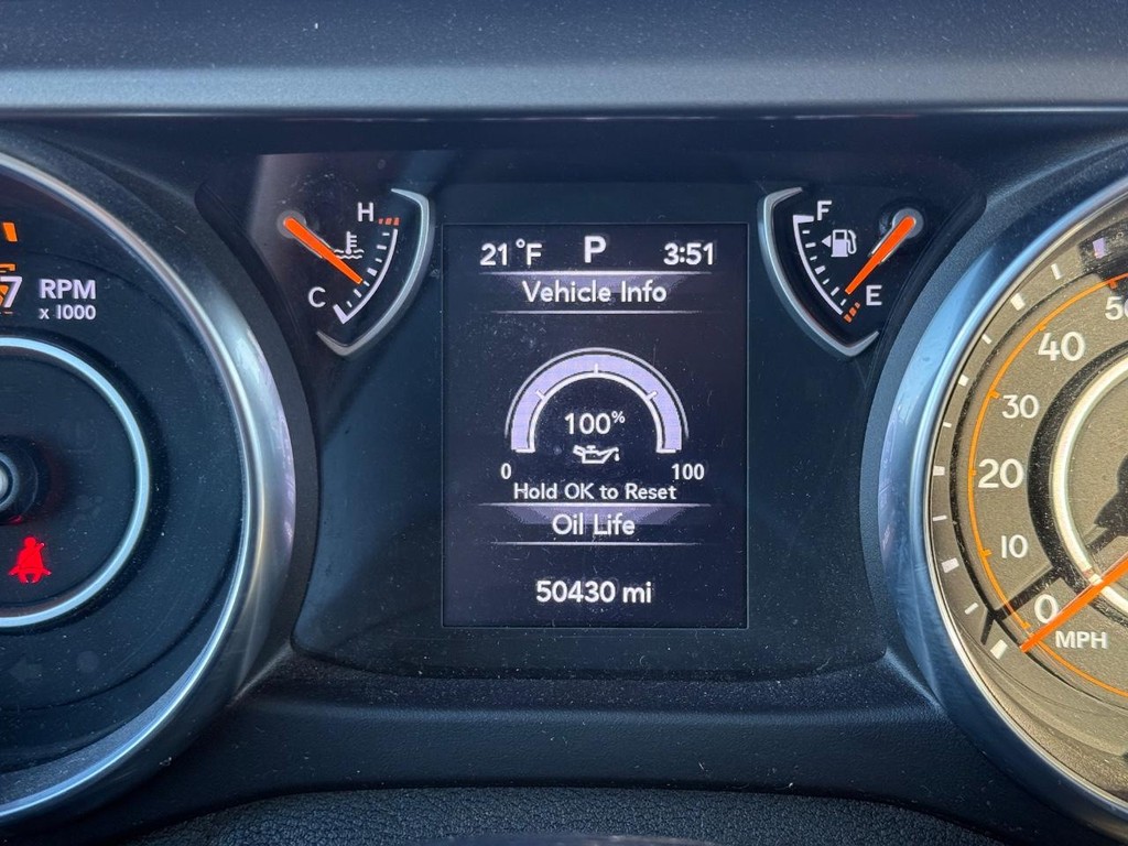 Jeep Wrangler Unlimited Vehicle Full-screen Gallery Image 21